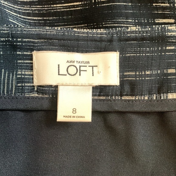Ann Taylor LOFT Pleated Draped Skirt Women's
Size 8 Navy Black Grey Print Pretty - Picture 11 of 11